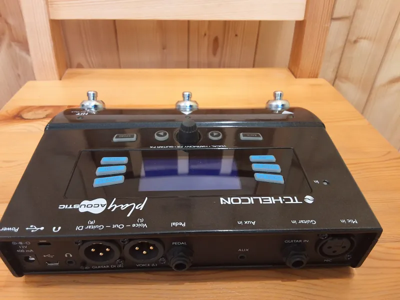 TC Helicon TC-HELICON playACOUISTIC Procesador de efectos para guitarra acústica