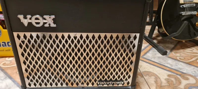 Vox Vt15 Valvetronix előfokcsöves Guitar combo amp