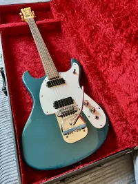 Mosrite Ventures II Slab Body 1965 Elektrická gitara [July 3, 2024, 10:49 am]