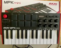 Akai MPK Mini MIDI keyboard [June 30, 2024, 3:32 pm]