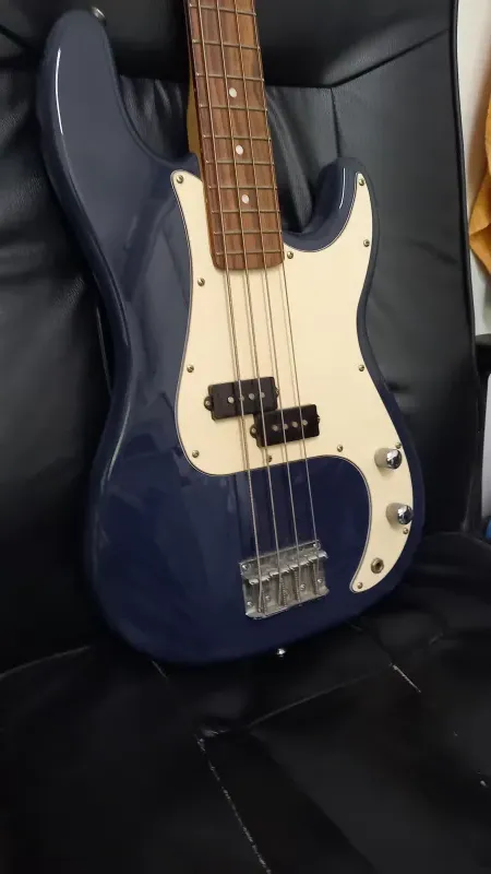  Stage bass Basszusgitár