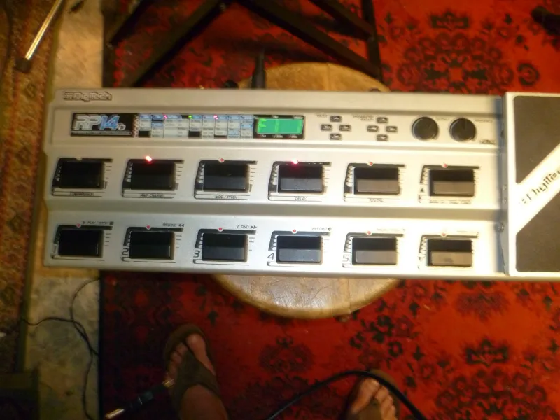 Digitech RP 14 D Multiefectos