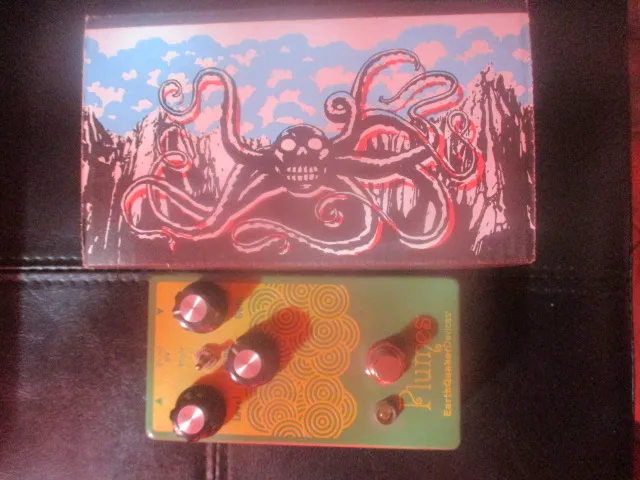 EarthQuaker Devices Plumes analóg csöves áramkörű Distrotion