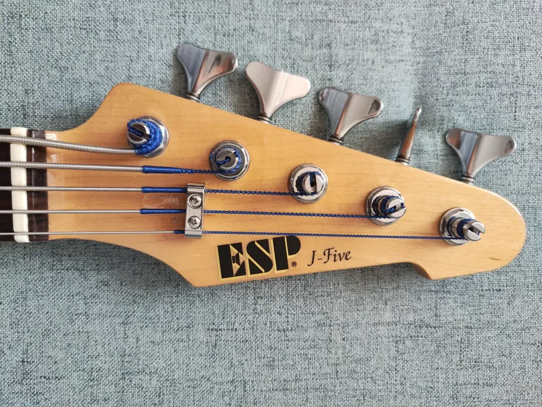 ESP J-Five Bajo de 5 cuerdas