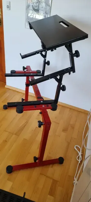 K&M Omega Pro Keyboard stand