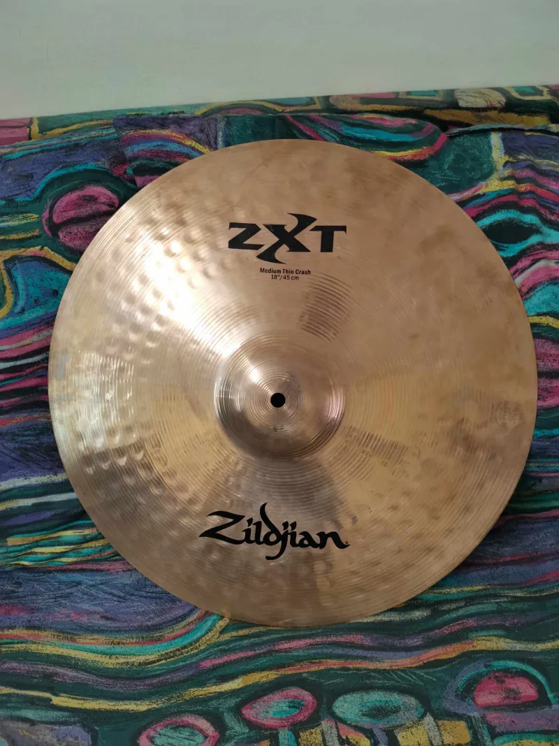 Zildjian ZXT medium thin crash 18-as méretben Činela