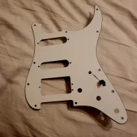 Allparts Strat koptató HSS Pickguard [July 12, 2024, 8:15 pm]