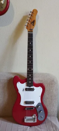 EKO Manta Elektrická gitara [July 8, 2024, 1:04 pm]