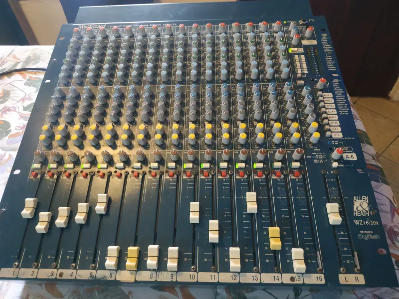 Allen & Heath WZ162DX Mesa de mezclas