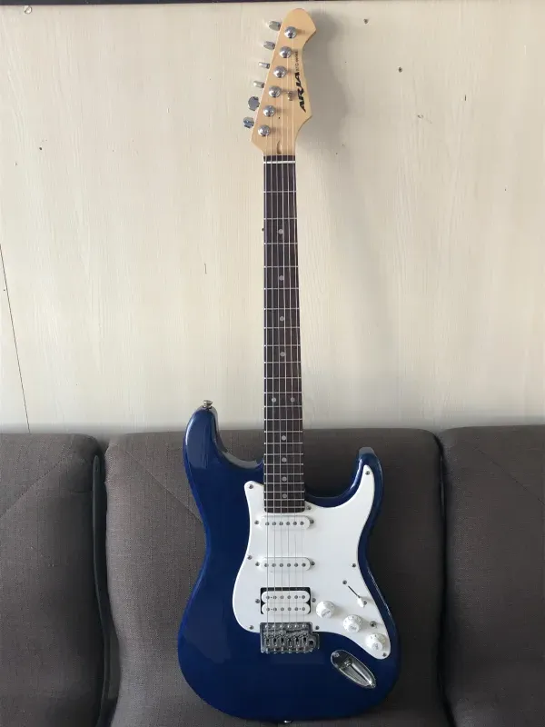 ARIA STG-004 Guitarra eléctrica