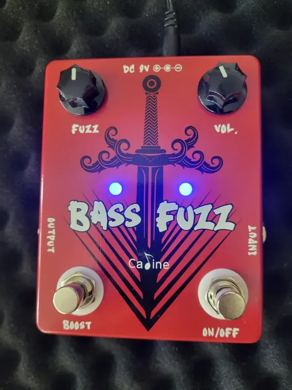 Caline CP-82 Bass Fuzz Efecto de bajo