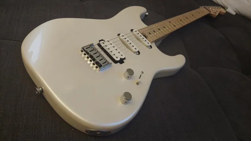 Charvel Charvel Pro-Mod San Dimas Style 1 HSS HT MN Platin Elektrická gitara