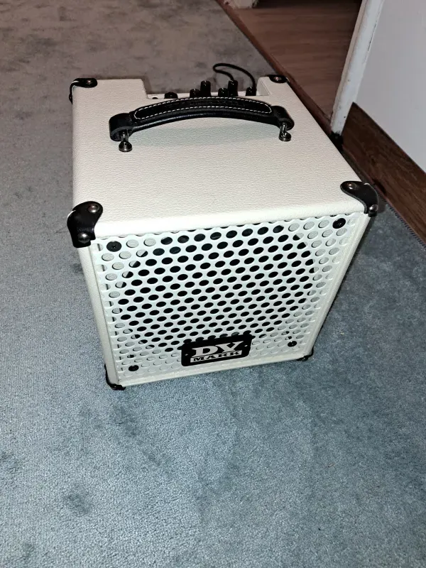 DV Mark DV Mark Little Jazz Guitar combo amp
