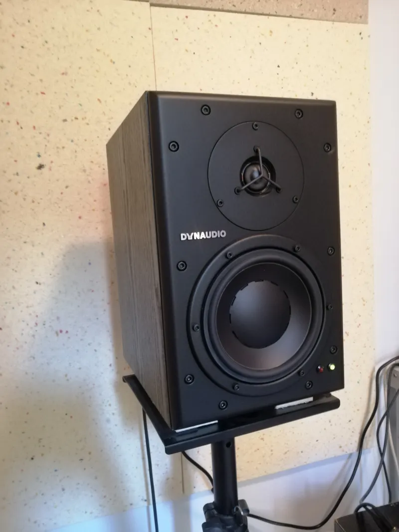  BM6A Aktív monitor