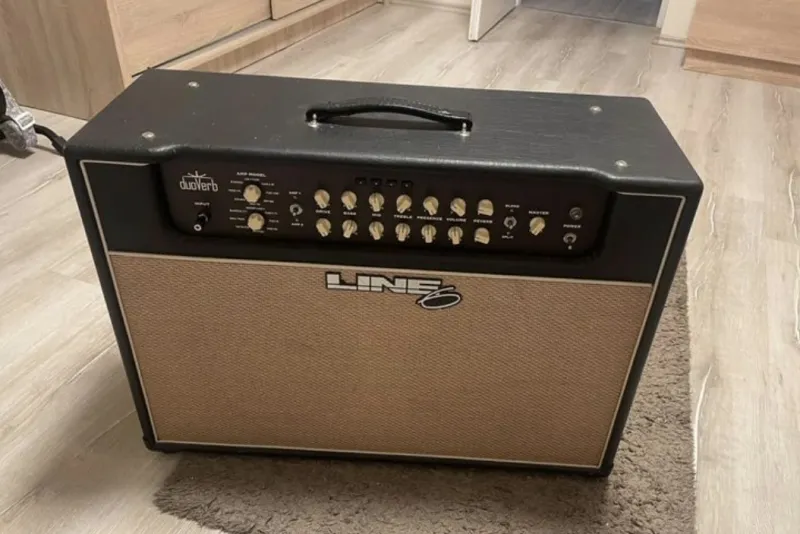 Line6 Douverb Guitar combo amp