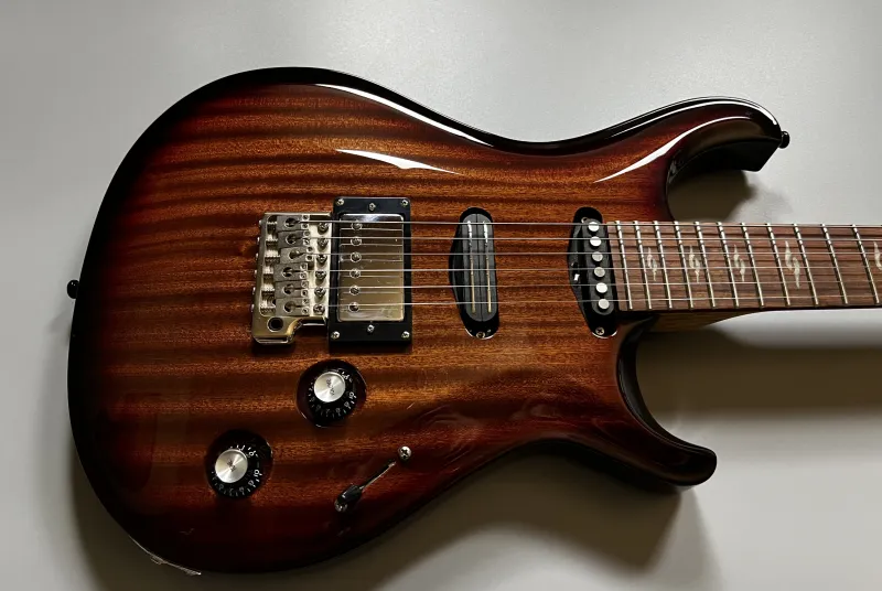 Peter Crow Design Modern DC - Carved top Electric guitar