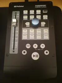 Presonus PreSonus FaderPort V2 USB DAW kontroller Mixing desk [November 28, 2024, 1:49 pm]