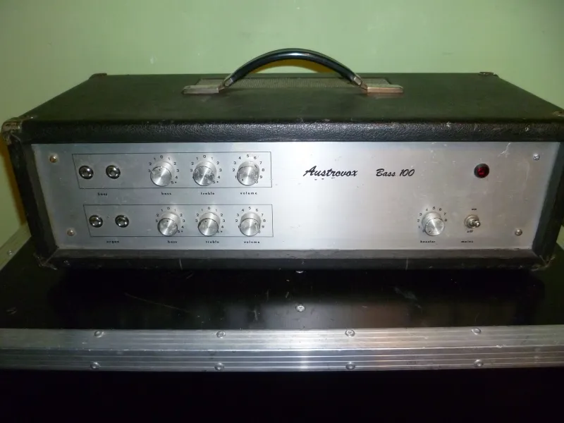 AustroVOX Bass 100 Gitárerősítő-fej