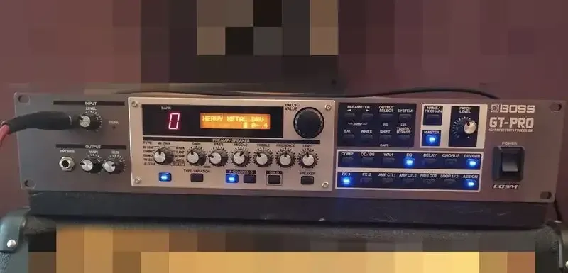 BOSS Gt-pro Multieffekt processzor