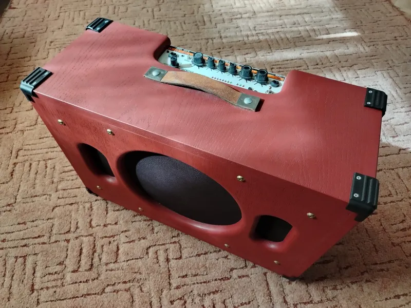 Egyedi készítésű  Guitar combo amp