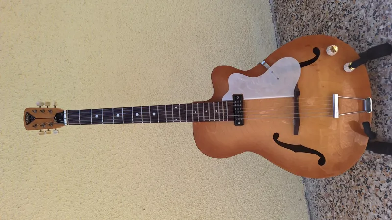 EKO - Jazzová gitara