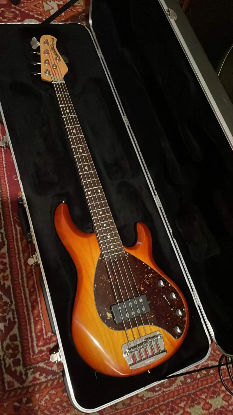 Ernie Ball Musicman Stingray 5 Bass guitar 5 strings