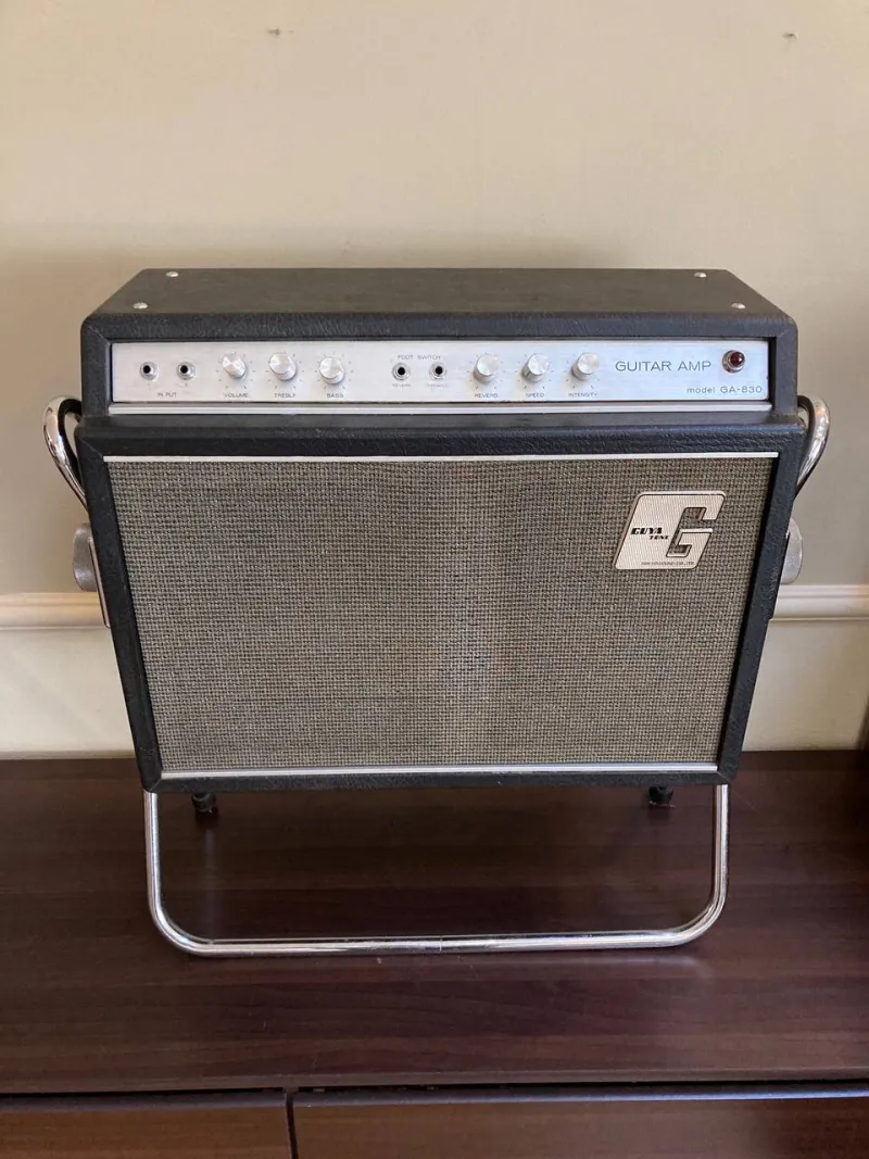 Guyatone GA-830 Kombinovaný zosilňovač pre gitaru