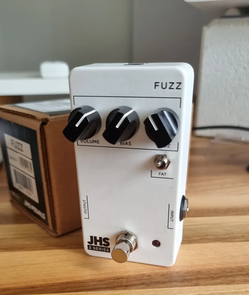 JHS 3 Series Fuzz Effekt pedál