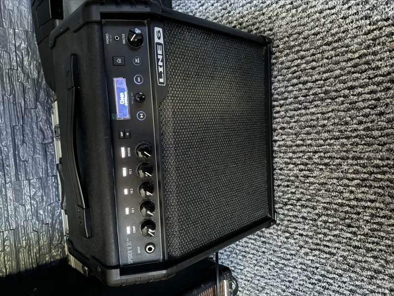 Line6 Spider V 30w Guitar combo amp