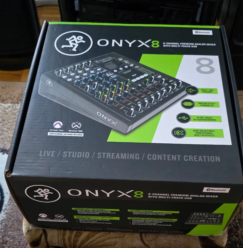 Mackie Onyx 8 Mixing desk