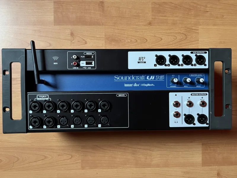 Soundcraft UI-16 Mixer