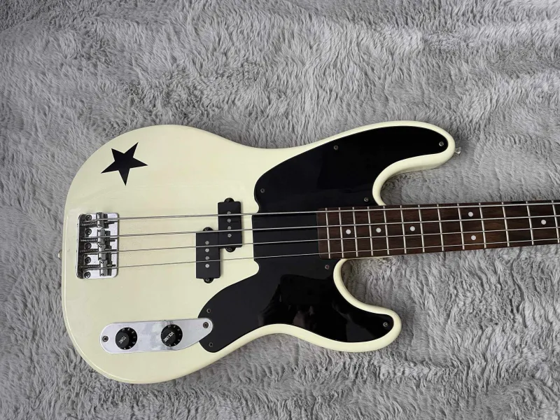 Squier Mike Dirnt signature precision bass Bass guitar