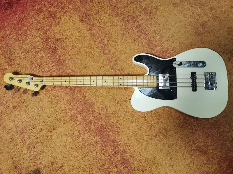 Squier Vintage Modified Telecaster Bass guitar