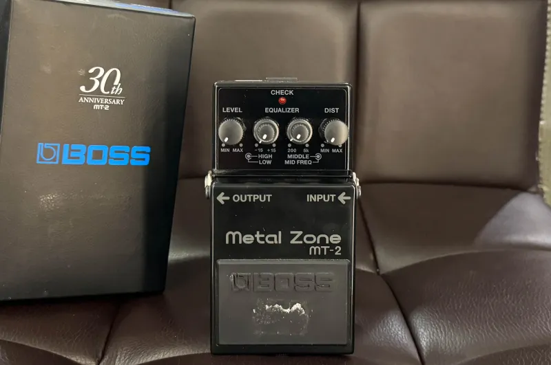 BOSS MT-2 3a Metal Zone 30th Anniversary Pedál