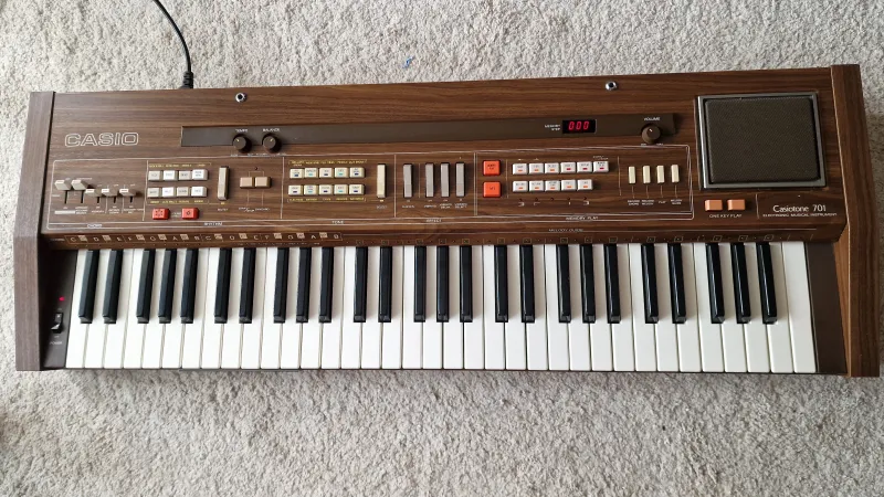 Casio Casiotone 701 Analóg szintetizátor