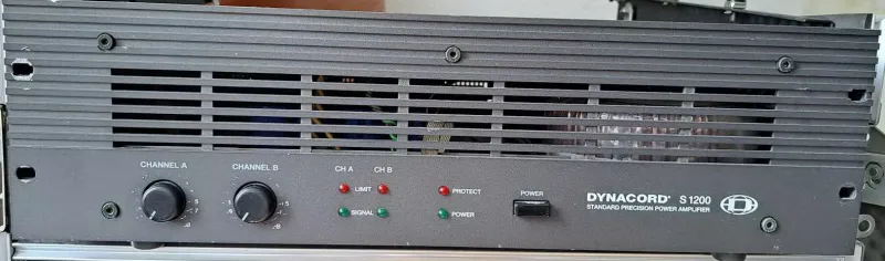 Dynacord S1200 végfok 4Ohm 2x600W Výkonový zosilňovač