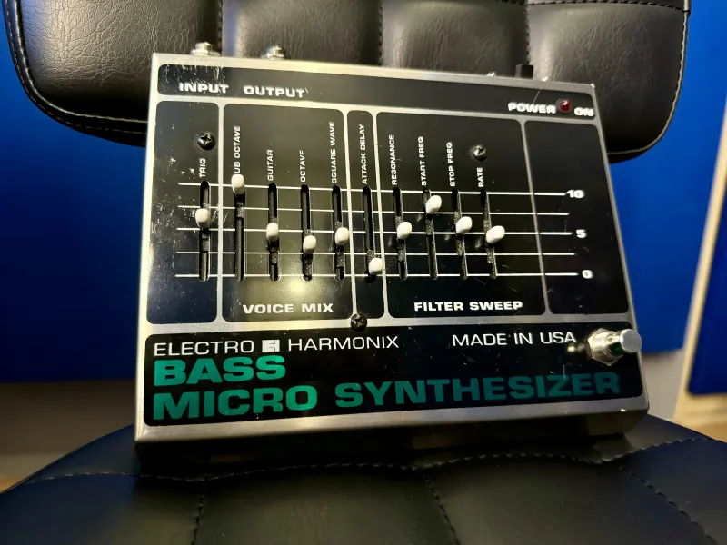 Electro Harmonix Bass Micro Synthesizer Pedal