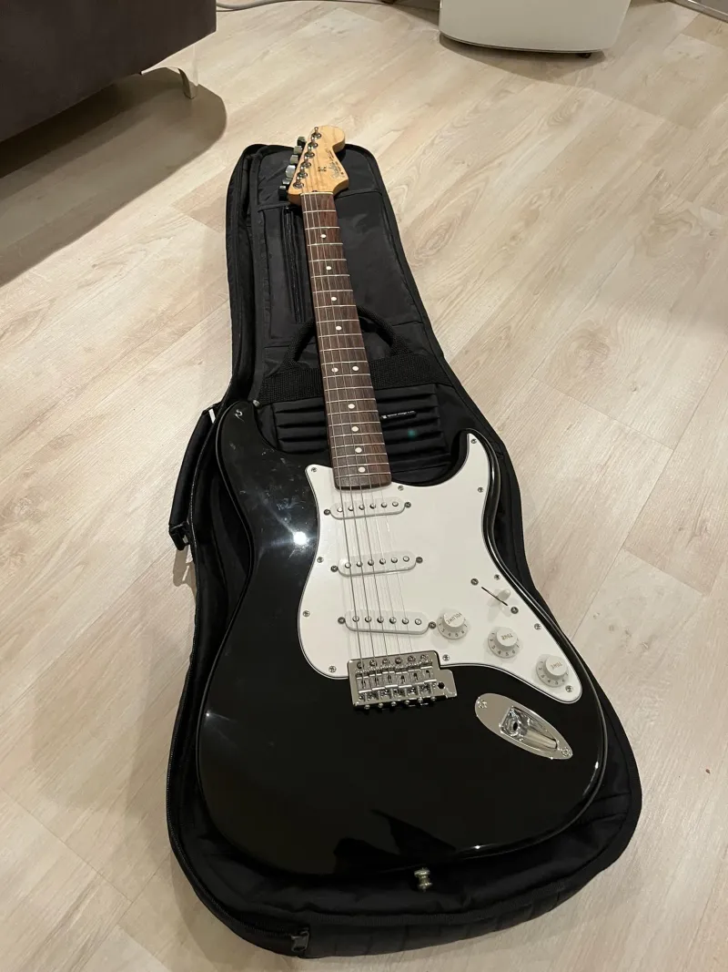 Fender Standard Stratocaster MIM 2001 Elektromos gitár