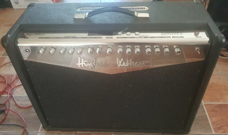 Hughes&Kettner Zentera 2X100W DSM Gitárkombó