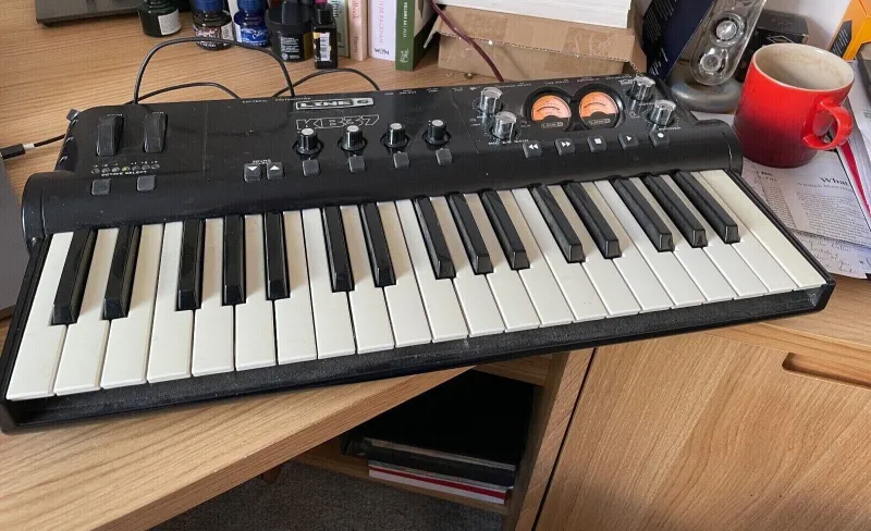 Line6 POD STUDIO KB37 usb hangkártya midi billentyű MIDI keyboard