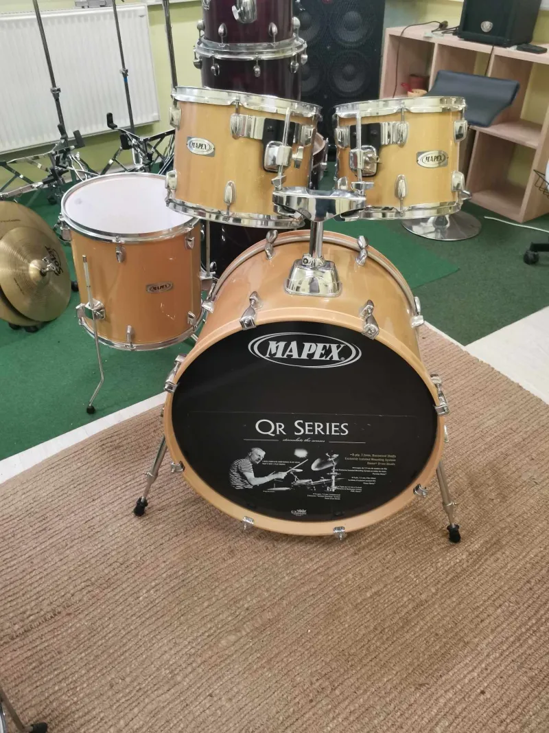 Mapex QR shell set + pergő Drum set