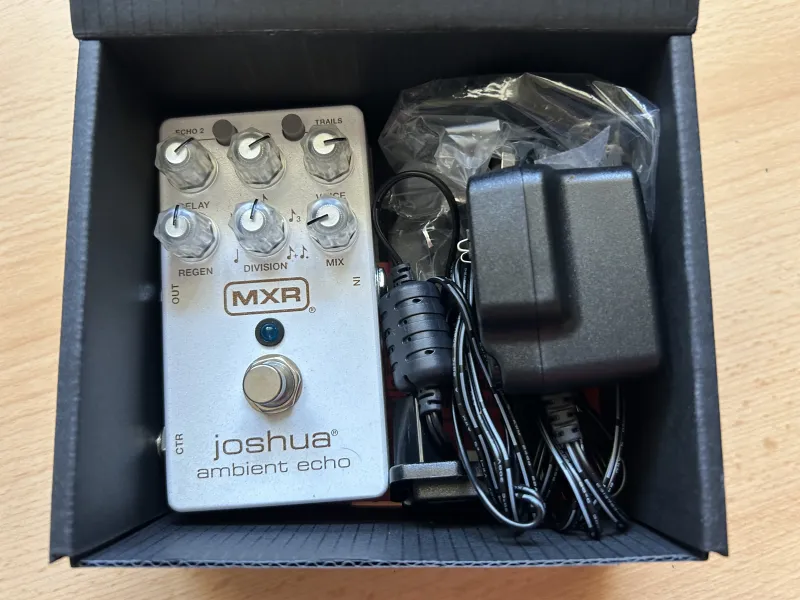 MXR Joshua Ambient Echo Effect pedal