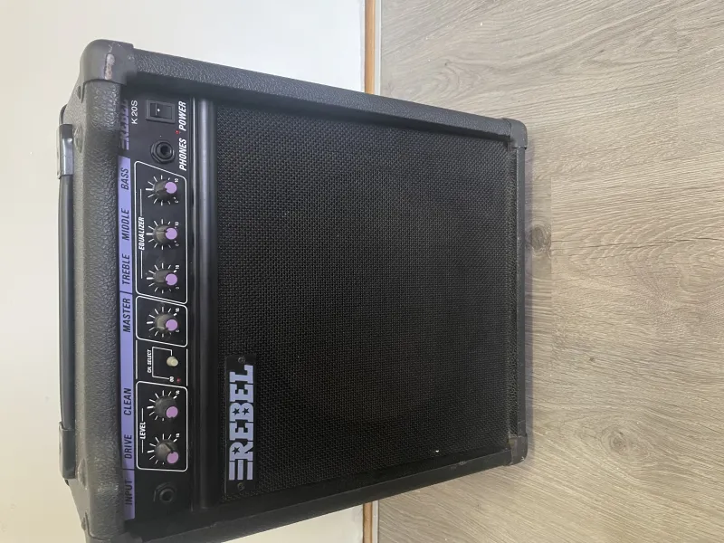 No name REBEL k20s Guitar combo amp