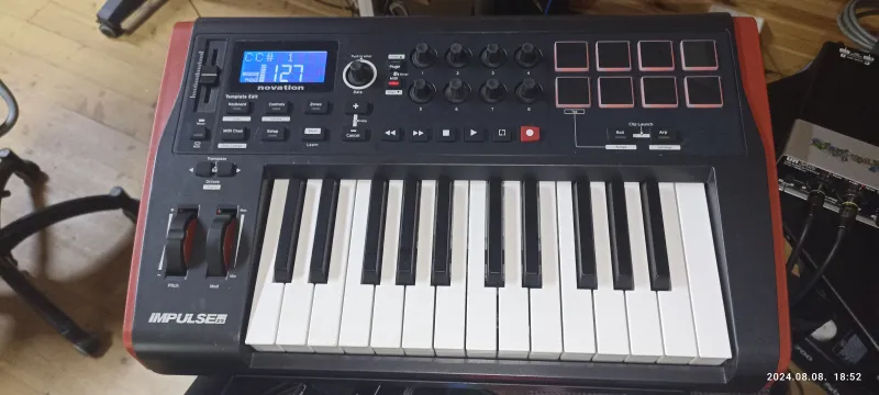 NOVATION IMPULSE 25 MIDI billentyűzet