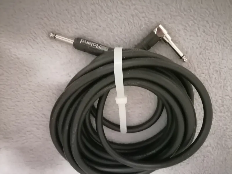 Roland Több az egyben Guitar cable