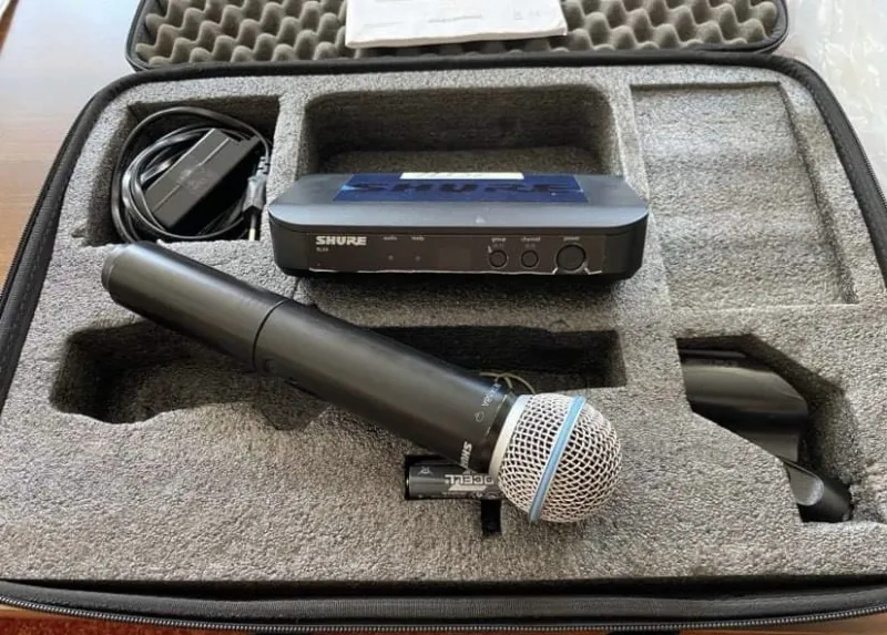 Shure BLX4 Beta58 Wireless microphone