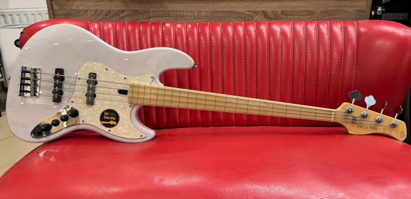 Sire V7 Ash-4 V2 Fretless Bass Gitarre