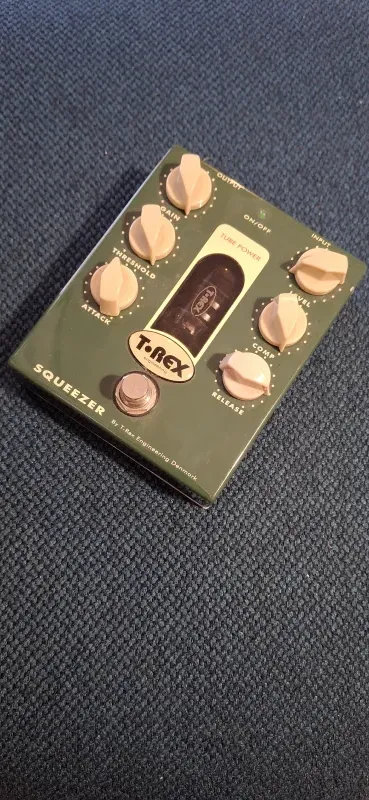 【希少品】T-Rex Squeezer Compressor T-Rex Squeezer Tube-Driven Compressor : Amazon.in: Musical Instruments