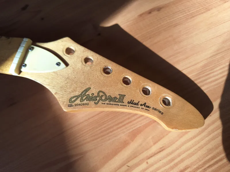 Aria Pro II Mad Axe Nyak