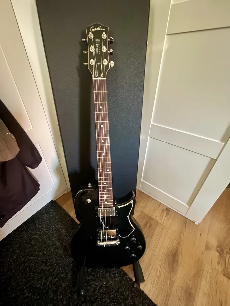 Godin Summit Classic SG Matte Black E-Gitarre